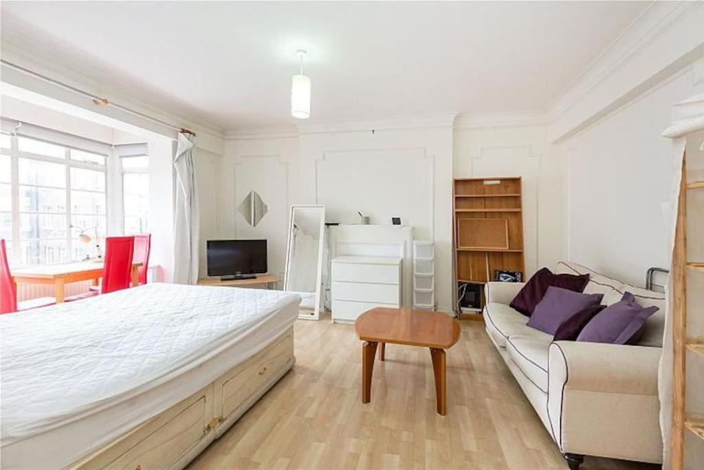 King-sized Studio, 6th floor + lift, Regent’s Park Londen Buitenkant foto