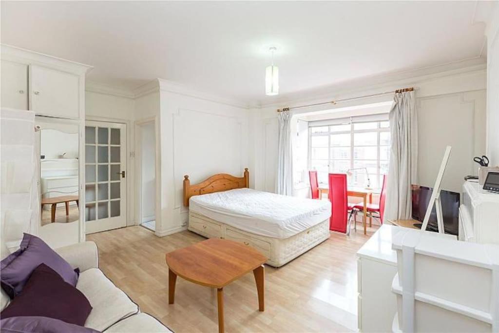 King-sized Studio, 6th floor + lift, Regent’s Park Londen Buitenkant foto